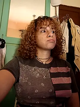 Snapshot of EmmaMelissa0521 chatting on September 16, 1:50 am EmmaMelissa0521 online show from September 16, 1:50 am