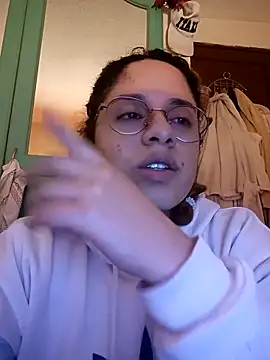 Snapshot of EmmaMelissa0521 chatting on September 20, 11:39 pm EmmaMelissa0521 online show from September 20, 11:39 pm