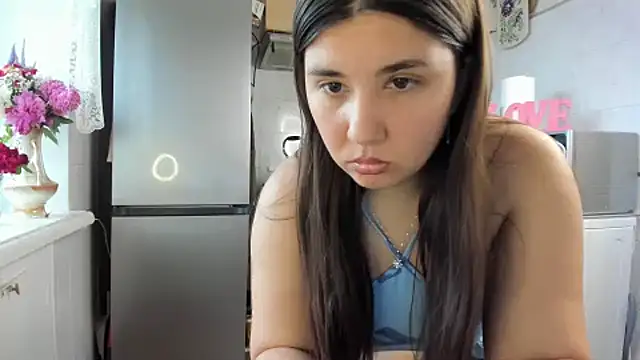 Snapshot of MiaMarrone chatting on June 16, 3:47 pm MiaMarrone online show from June 16, 3:47 pm