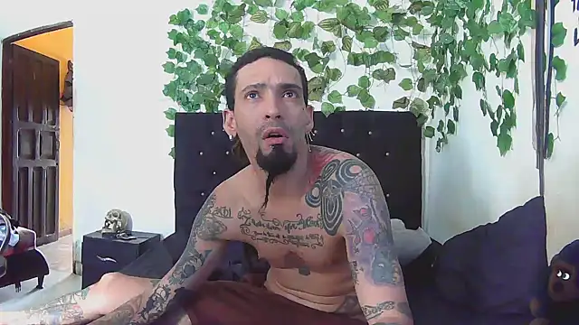 caribbeanlover1 online show from April 20, 3:48 pm