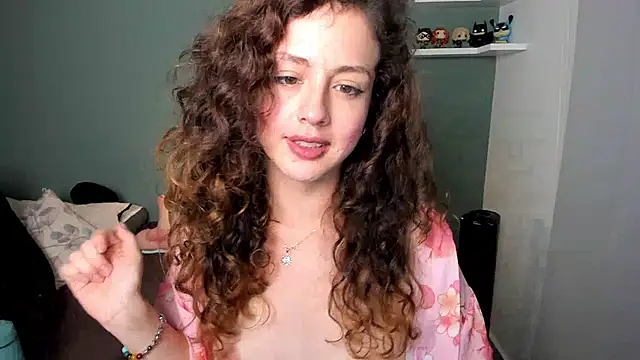 Snapshot of Cassandra_Caiin chatting on December 9, 10:41 pm Cassandra Caiin online show from December 9, 10:41 pm