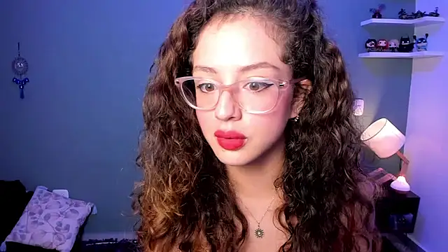 Snapshot of Cassandra_Caiin chatting on December 17, 10:11 pm Cassandra Caiin online show from December 17, 10:11 pm