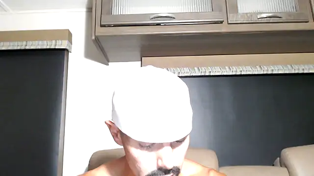 Snapshot of ThickD2C chatting on June 6, 8:46 pm ThickD2C online show from June 6, 8:46 pm