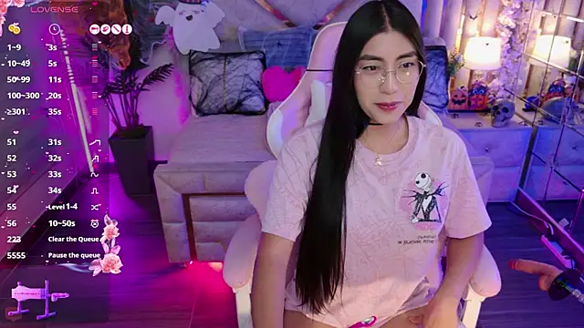 Snapshot of shanon- chatting on October 21, 9:15 pm shanon- online show from October 21, 9:15 pm