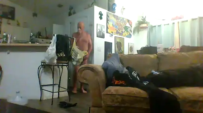 Snapshot of Yankeedave420 chatting on December 16, 1:53 am Yankeedave420 online show from December 16, 1:53 am