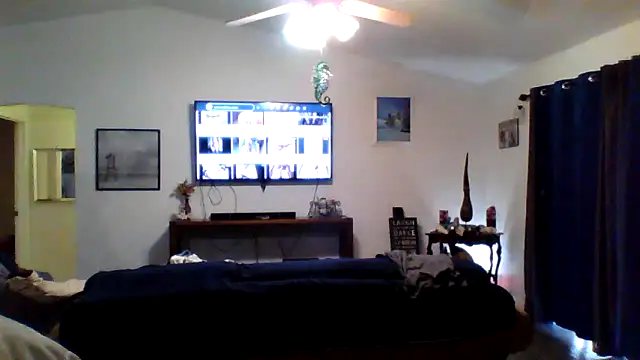 Snapshot of Yankeedave420 chatting on January 2, 4:35 pm Yankeedave420 online show from January 2, 4:35 pm