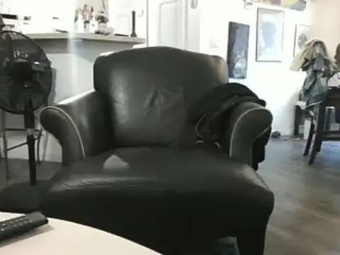 Snapshot of Yankeedave420 chatting on February 17, 10:03 pm Yankeedave420 online show from February 17, 10:03 pm