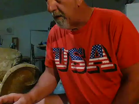 Snapshot of Yankeedave420 chatting on February 22, 8:40 am Yankeedave420 online show from February 22, 8:40 am