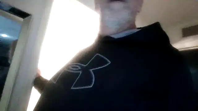 Snapshot of Yankeedave420 chatting on March 7, 2:45 pm Yankeedave420 online show from March 7, 2:45 pm