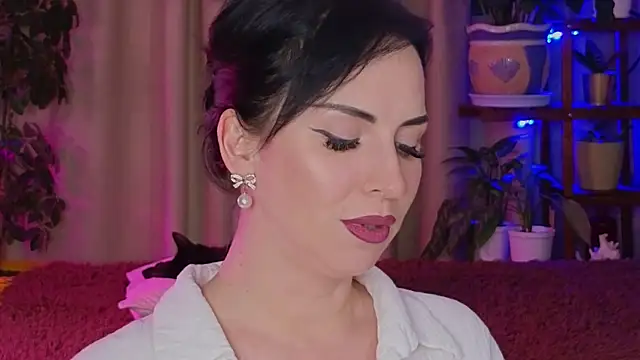 Snapshot of lily_conor chatting on November 30, 3:05 pm lily conor online show from November 30, 3:05 pm