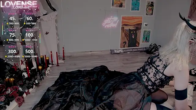 Careful i bite online show from October 25, 6:10 am