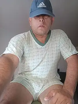 Snapshot of chicoguapo8 chatting on July 5, 3:30 pm chicoguapo8 online show from July 5, 3:30 pm