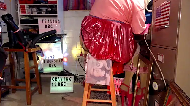 Snapshot of tgirljillforbbc chatting on January 8, 7:56 pm tgirljillforbbc online show from January 8, 7:56 pm