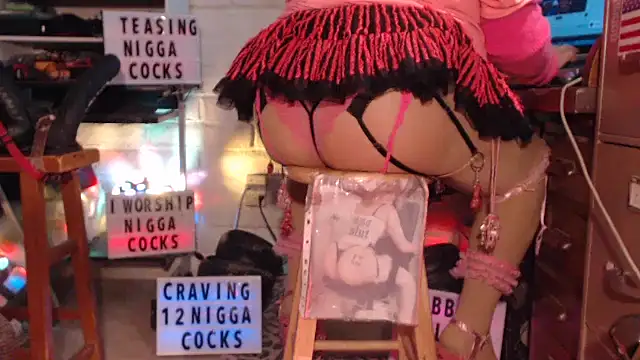 Snapshot of tgirljillforbbc chatting on February 2, 11:00 pm tgirljillforbbc online show from February 2, 11:00 pm