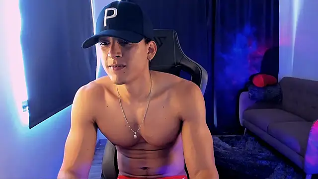 Liam V online show from March 19, 6:44 pm