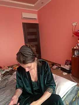 Flossy Vettie online show from April 7, 2:28 pm