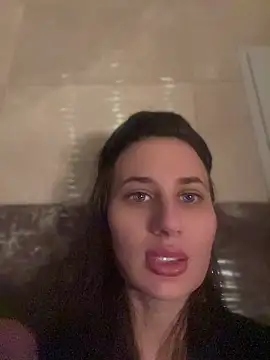 Snapshot of Flossy_Vettie chatting on May 21, 1:18 pm Flossy Vettie online show from May 21, 1:18 pm