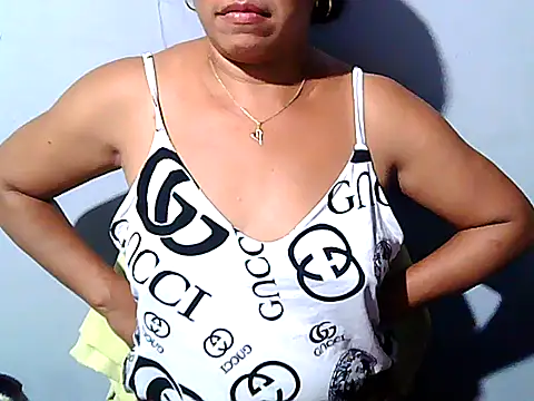 Snapshot of yummytitsxxx168 chatting on February 22, 3:07 am yummytitsxxx168 online show from February 22, 3:07 am