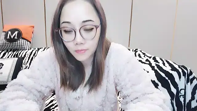 Snapshot of Giuliam chatting on January 12, 11:50 am Giuliam online show from January 12, 11:50 am