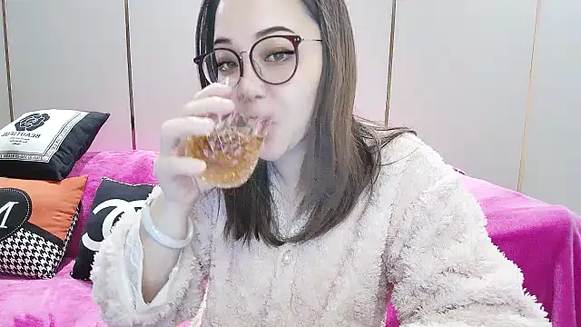 Snapshot of Giuliam chatting on January 21, 11:24 pm Giuliam online show from January 21, 11:24 pm