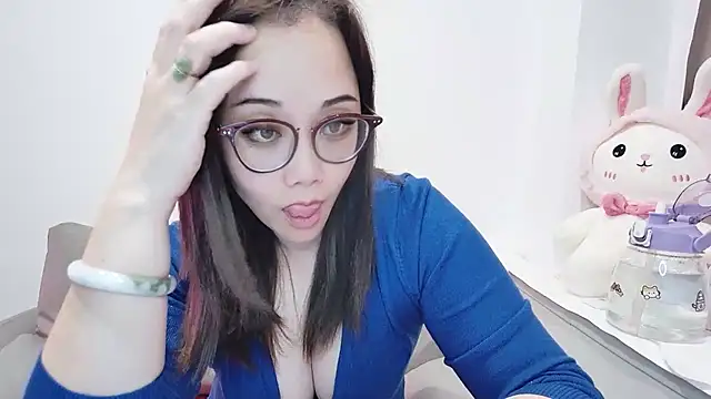 Snapshot of Giuliam chatting on February 16, 12:21 pm Giuliam online show from February 16, 12:21 pm