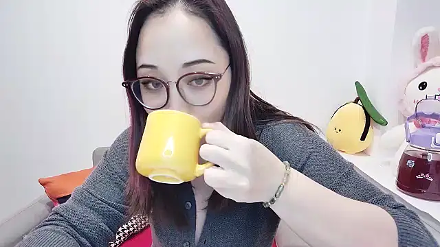 Snapshot of Giuliam chatting on February 21, 8:40 am Giuliam online show from February 21, 8:40 am