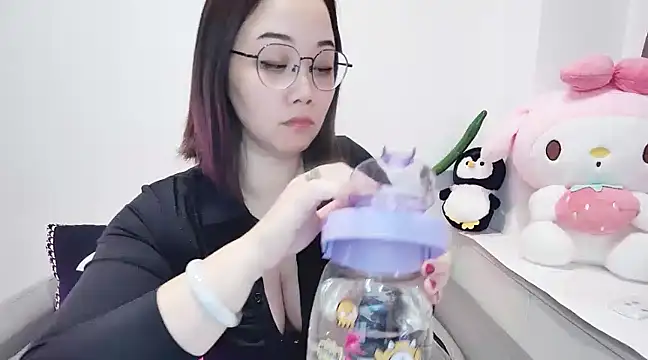 Snapshot of Giuliam chatting on March 15, 1:51 pm Giuliam online show from March 15, 1:51 pm