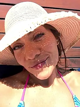 Snapshot of SamyJones9 chatting on January 18, 6:34 pm SamyJones9 online show from January 18, 6:34 pm