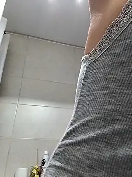 Snapshot of SamyJones9 chatting on January 31, 8:18 pm SamyJones9 online show from January 31, 8:18 pm