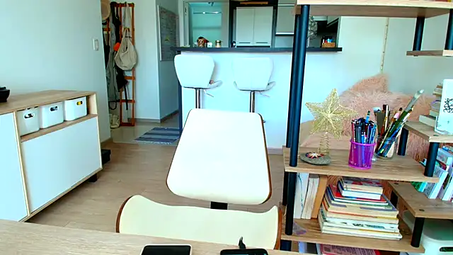 Snapshot of SamyJones9 chatting on February 23, 5:43 pm SamyJones9 online show from February 23, 5:43 pm