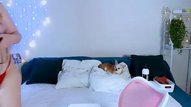 Snapshot of GoddessLara chatting on November 10, 4:39 pm GoddessLara online show from November 10, 4:39 pm