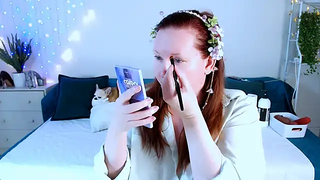 Snapshot of GoddessLara chatting on November 28, 12:13 am GoddessLara online show from November 28, 12:13 am