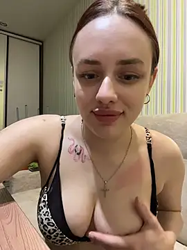 Lisaaan online show from March 31, 10:10 pm