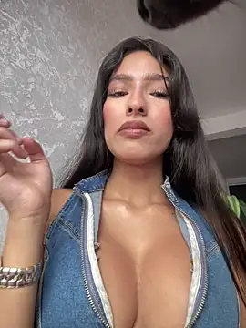 DulceLenns online show from October 1, 6:14 pm