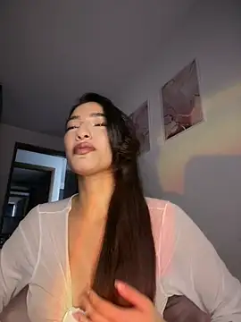 DulceLenns online show from March 19, 6:23 pm