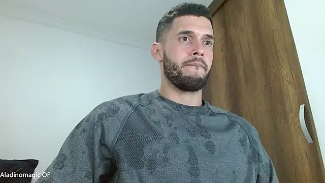 Noah jhonsonn online show from February 19, 2:07 am