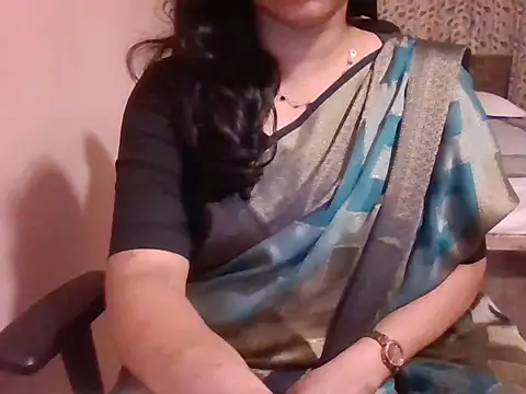 Pinky 4 online show from April 18, 6:01 pm