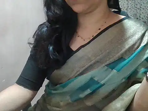 Snapshot of Pinky_4 chatting on May 6, 1:27 pm Pinky 4 online show from May 6, 1:27 pm