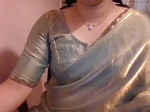 Snapshot of Pinky_4 chatting on May 18, 6:19 am Pinky 4 online show from May 18, 6:19 am