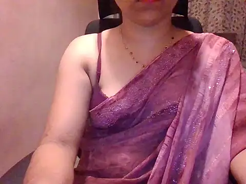 Snapshot of Pinky_4 chatting on June 8, 5:46 pm Pinky 4 online show from June 8, 5:46 pm
