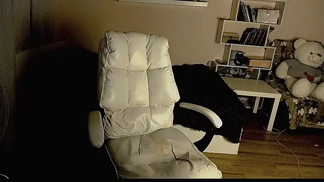 Vi-Vixen online show from February 8, 3:00 pm