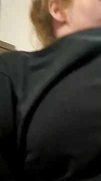 Snapshot of BossChick1625 chatting on October 28, 10:01 pm BossChick1625 online show from October 28, 10:01 pm