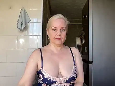 Snapshot of milaja chatting on April 26, 8:45 am milaja online show from April 26, 8:45 am