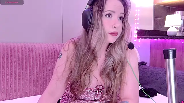 Snapshot of ScarletCarnal chatting on October 25, 8:47 pm ScarletCarnal online show from October 25, 8:47 pm