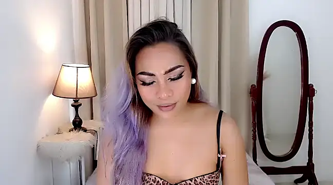 DreamLADYBOY online show from December 5, 8:55 am