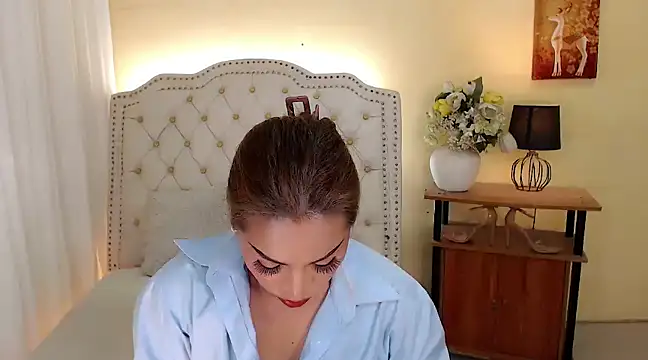 DreamLADYBOY online show from January 3, 8:21 am