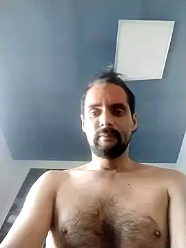 Snapshot of Brhama44 chatting on June 22, 11:13 pm Brhama44 online show from June 22, 11:13 pm