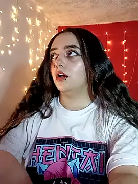 IvonneT online show from December 5, 11:40 pm