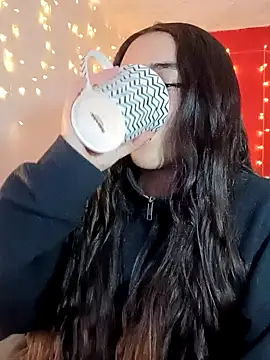 IvonneT online show from December 11, 5:00 am