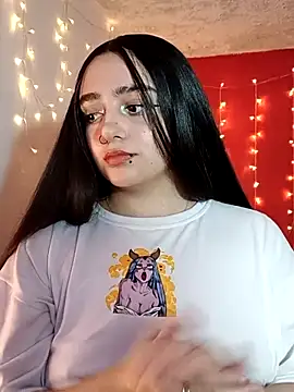 IvonneT online show from February 15, 9:04 pm